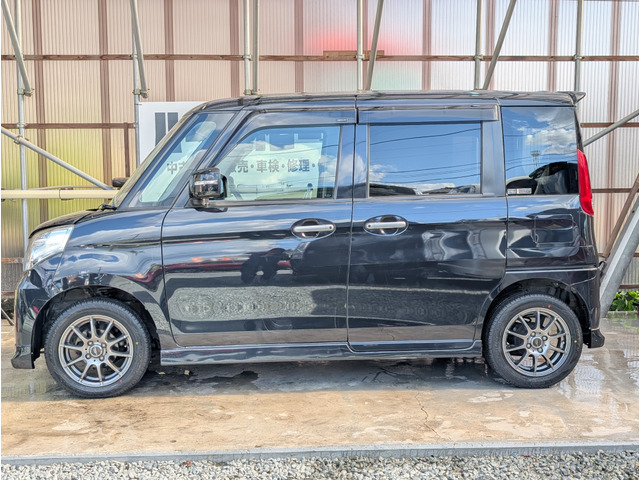 �w�����������ł͂Ȃ��T�C�h�K���X�̖ʐς��傫���̂Ŏԓ��͍L���Ė��邭�A�^�]����ۂ̎��E����������m�ۂ���Ă܂��B