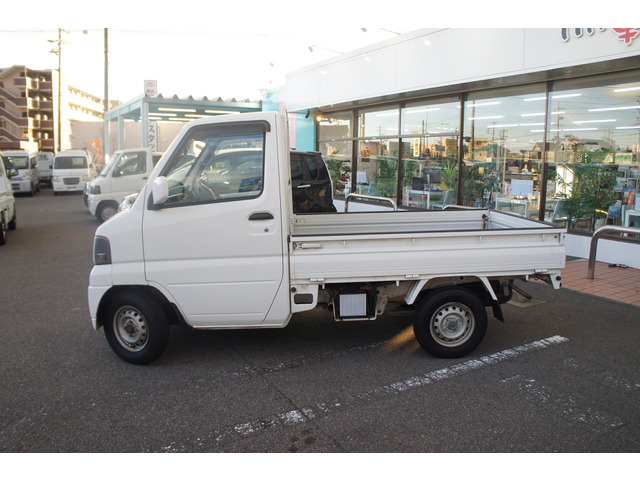 自動車保険ご相談ください!三井住友、あいおいニッセイ同和代理店☆見積もりします。保険担当が万が一の場合連携を取って敏速に対応します。代車、レンタカーもご用意しますのでご安心ください。