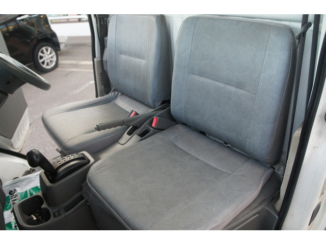 お車の事なら何でもご相談ください。私たちがしっかりサポートさせて頂きます。下取り、処分するお車、不動車がございましたらご相談ください。他店に負けないように頑張てます!!