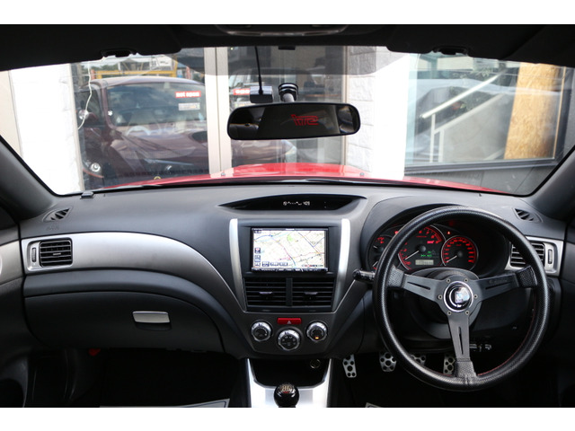 ���S�ԓ��O���N���[�j���O�ς݁��O�������グ�E�A���~�z�C���E�������E�V��E�t���A�}�b�g�E�V�[�g�S�ȁE�h�A���E�p�l���S�́E�K���X�Ȃǎԓ��̋��X�܂ōR�ې����X�^�b�t������䂱������Ď{�H���Ă��܂���