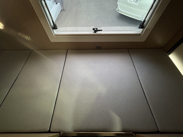 ��i�x�b�h���i�ł�!���@��188cm&times;73cm�ƂȂ��Ă���܂�!