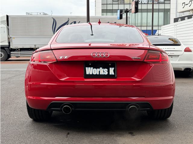 【外装 後ろ】クリーニング済みでキレイです。※ボディガラスコーティングもお取り扱いしておりますので是非ご相談下さい。