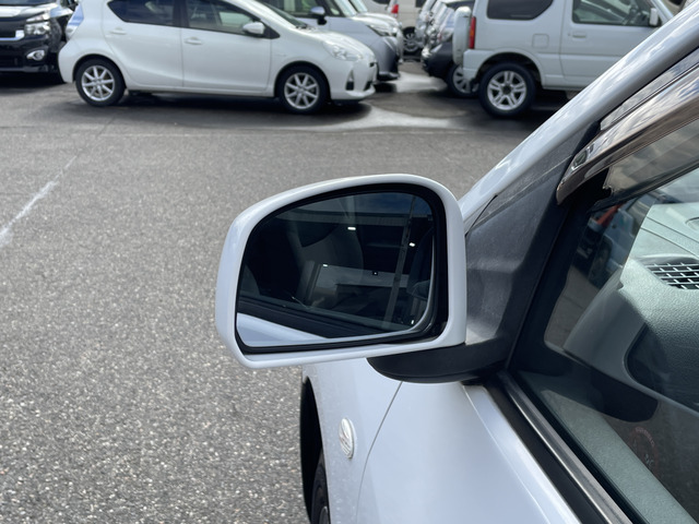 �y�x�����z���i�X�z���Ԃ������������܂��āA���ɗL�������܂��B�݌Ɏԗ��ɂȂ�܂��̂ŁA���񂲓s���̋X�������ɁA���ɗ��ĉ������B���X�\��������ƁA���ē����X���[�Y�ł��B