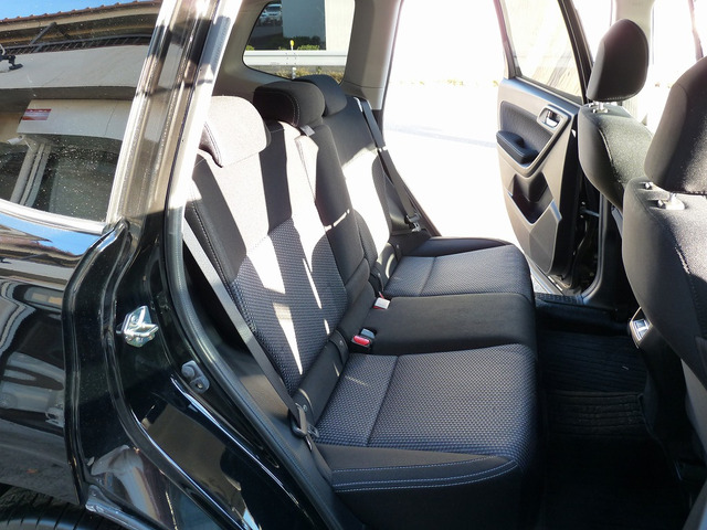 リアシートも上質なお車になります。たばこの臭いや異臭はなく状態は大変よいお車になります。