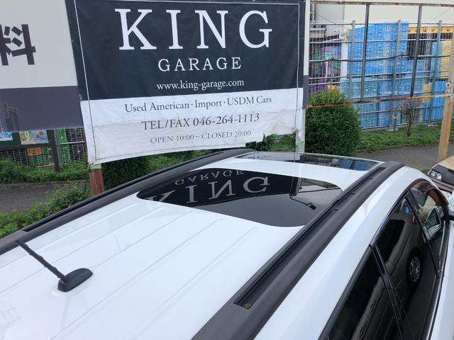 パノラマツインサンルーフ!ルーフも塗装のトビもなくツヤもあり綺麗な状態になります!