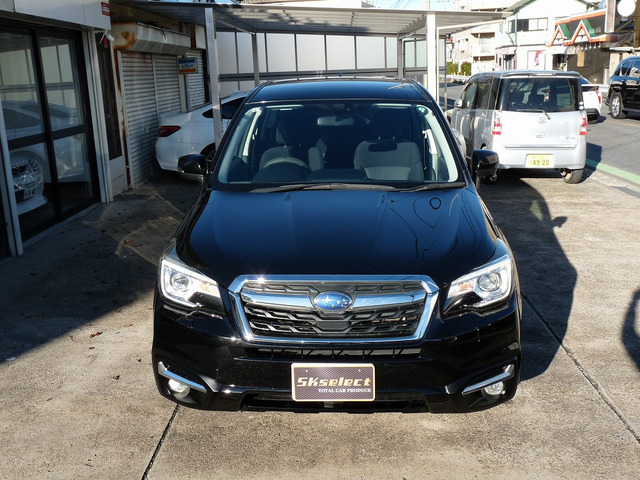 納車整備では、エンジンオイル、ドレンP/K、エレメント交換他油種類の交換などを行いお引渡しさせて頂きます。お車購入が初めてのお客様も自動車販売歴20年のベテランスタッフがすべて対応させて頂きます。