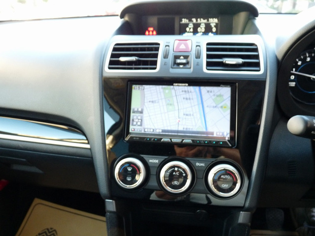 ナビフルセグTV、バックカメラ、ETC装着済みになります。ぜひご家族でSJ5純正6速MTを楽しんでください。室内もスペースありますので、キャンプにもOKですよ!