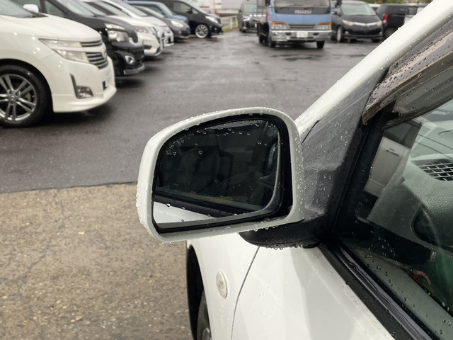 �y�x�����z���i�X�z���Ԃ������������܂��āA���ɗL�������܂��B�݌Ɏԗ��ɂȂ�܂��̂ŁA���񂲓s���̋X�������ɁA���ɗ��ĉ������B���X�\��������ƁA���ē����X���[�Y�ł��B