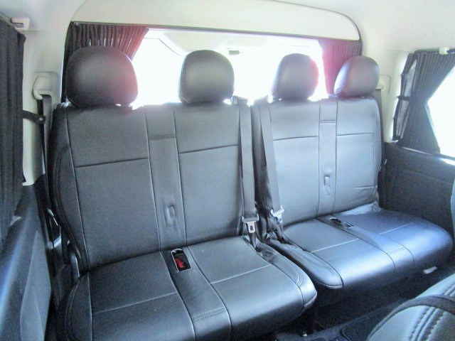 ★4列目シートは4人掛けです。