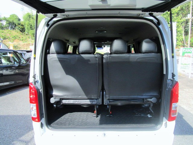 ☆4列目シートは2分割式です。