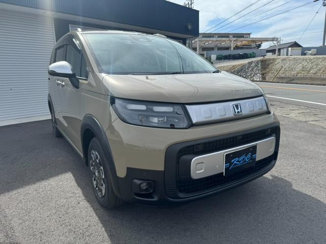 フリード1.5 e:HEV クロスター 4WD