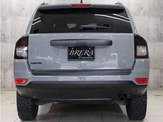 リアビューも存在感のあるワイルドで迫力のフォルムに仕上がっております♪♪