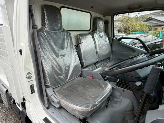 �݌Ɏԗ��̓I�[�N�V�����ł̎d����₨�q�l���甃��≺��肵���ԗ��ɂȂ�܂��B�@�֌n�A�C�����A�O��������̏�ԂȂǂ𖾊m�ɂ������������܂��B