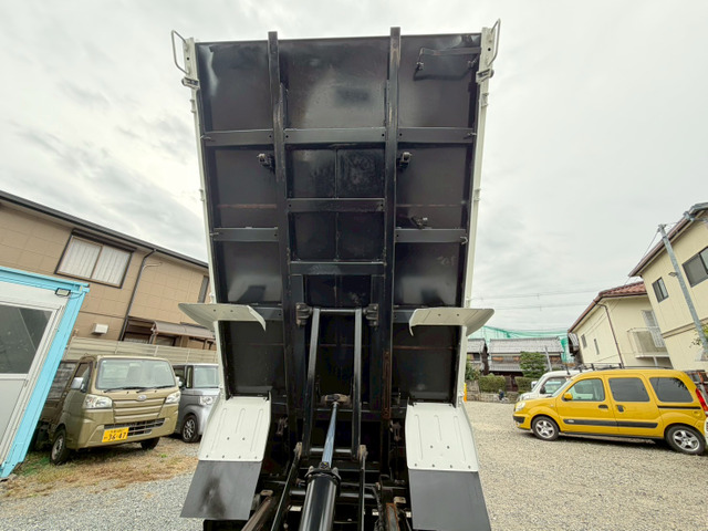 ���X�ł͂��[�Ԃ��Ă��炷���ɉ��Ȃ��悤�ɓ_���E�����ɗ͂����Ă���܂��B���_���ɖ@��_�����s���s��ӏ�����Չӏ��𓖓X���S�Ő����������܂��B�����������e�͂��[�Ԏ��ɐ��������Ē����܂��B