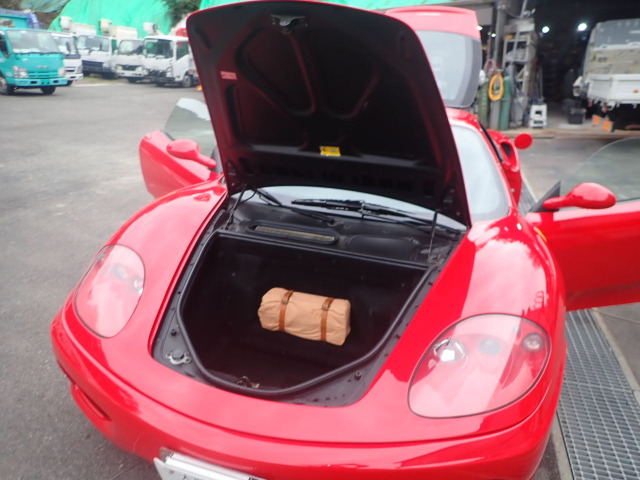 �g�����N���[��(�׎�)�̓t�����g�ɂ���܂��B