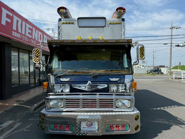 キャンター冷蔵冷凍車