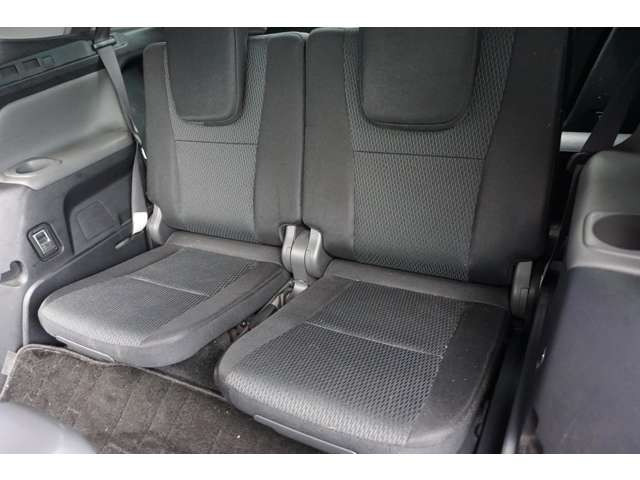 3��ڃV�[�g���l����ו��ɍ��킹�āA���R���݂ɃV�[�g�A�����W���\�ł���