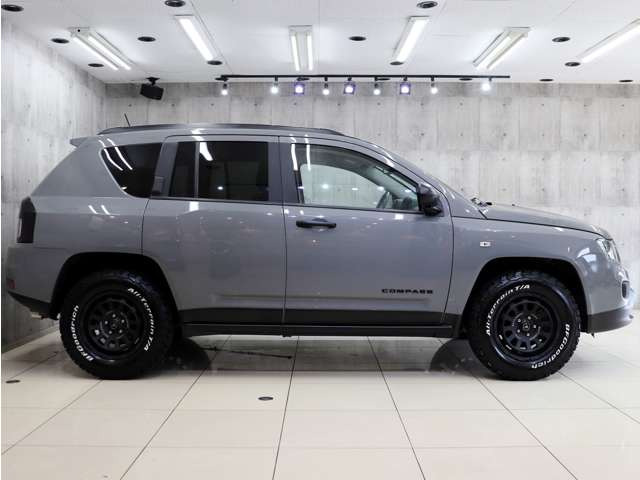 新品BFグッドリッチATタイヤを装備したコンパスはアクティブな仕様になっております。