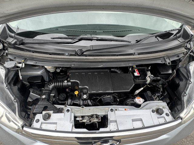 ●綺麗なエンジンルームご覧ください♪オイル漏れや滲みなど見当たりません☆車前にもエンジンルーム洗浄を無料で行いますのでごあんしんください♪