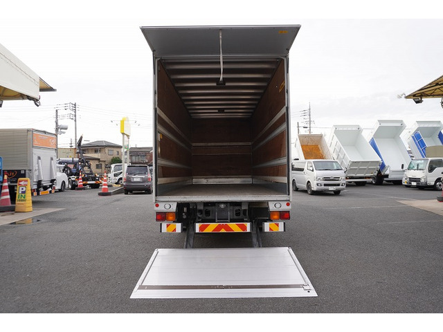 �V�Ԓ����������Ă���܂��B���g�p�̎ԂȂǂ����Ŕ[���������g���b�N����������u���Ă���܂��̂ł������������B