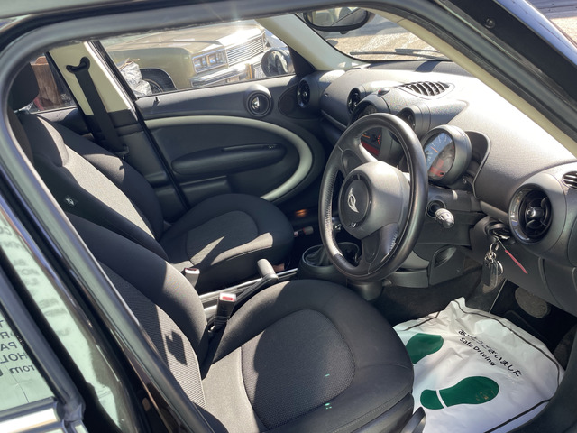 全国納車させて頂きます。格安陸送でご案内させて頂きますので、遠方のお客様も是非お問合せ下さい。店頭引き取り納車、ご自身での名義変更、予備検査渡しなどの価格を抑えるご方法もご提案できます!