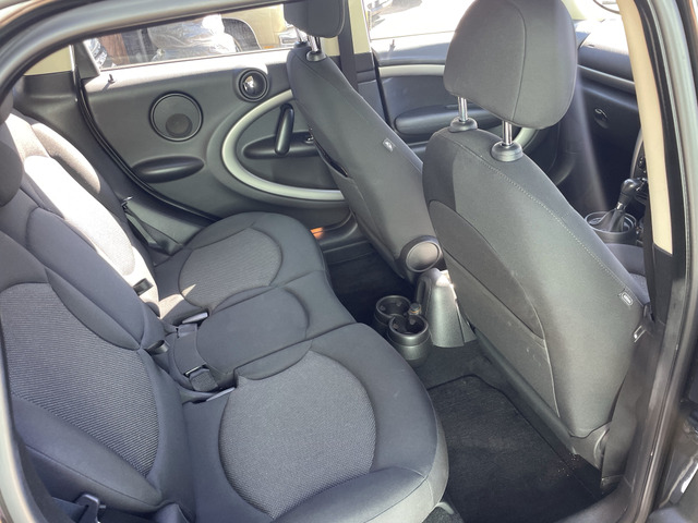 ミッションの変速ショックや異音、オイル漏れ等は、仕入れ前に確認しております。エアコンや電気系なども納車前に事前点検致します。また、納車前にお客様ご自身でもご確認頂き、ご納得頂きますので、ご安心下さい。