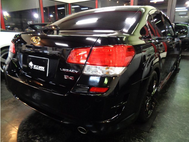 EJ25BOXERターボエンジン285PS&6MTミッションAWD&専用2本出しマフラー&BLITZ車高調&レッドキャリパー&ディスプレイオーディオ&スマートキー&ETC他装備充実車です