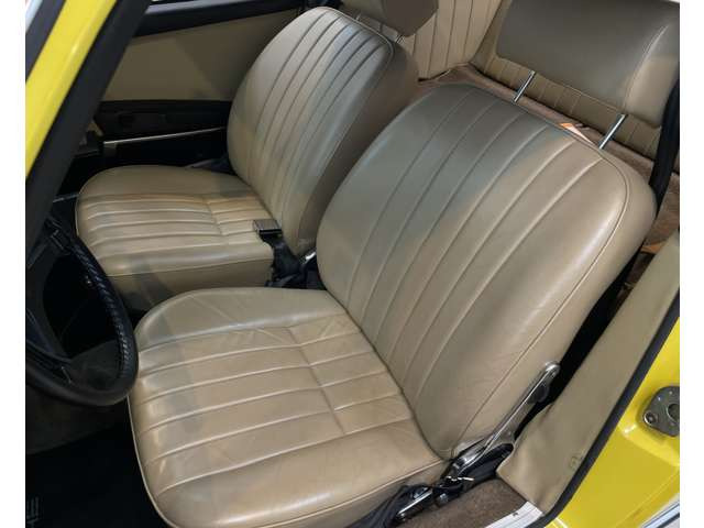 �t���A�J�[�y�b�g���A�������{�H�ς݂ł�