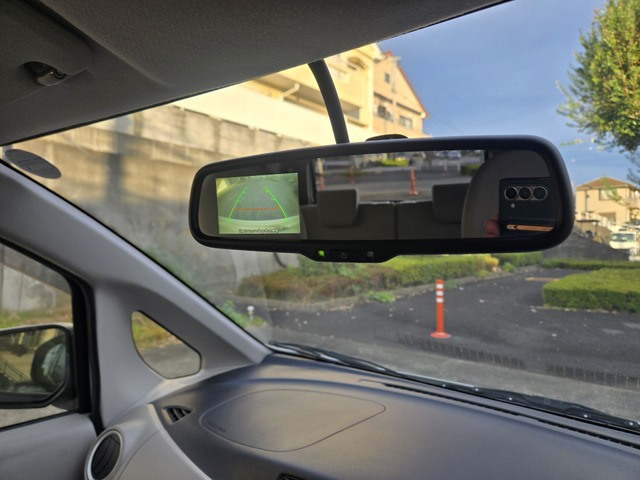 �o�b�N�J�����t���ł��B(�x�����z13.8���~�E�����Ɍ���)