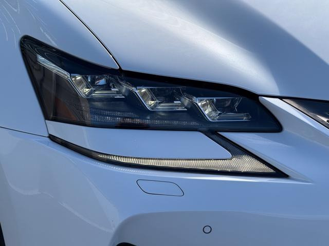 LED�w�b�h���C�g�̓f�U�C���������ł͂Ȃ���Ԃ̈��S���ɔ��Ɍ��ʂ𔭊����܂�!