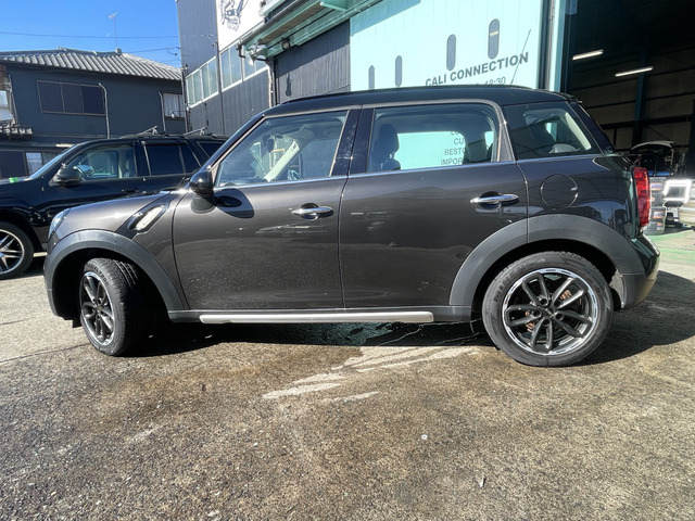 車は機械ですが、きちんとメンテナンスしてある車はまだまだ乗れます。そんなお車を当店は支払総額10〜30万円程の価格を中心に取り揃えてます。事故歴、修復歴、メーター改ざん歴のある車両は原則仕入れません。