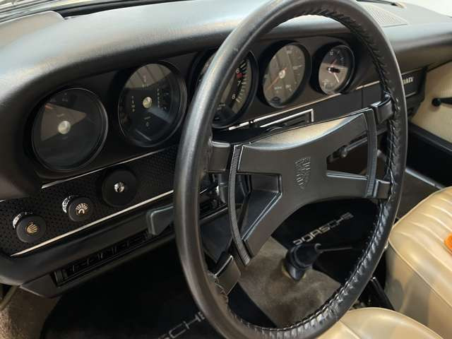 �_�b�V���{�[�h�d�グ�{�H�ς݂ł��ꂢ�ȏ�Ԃł�