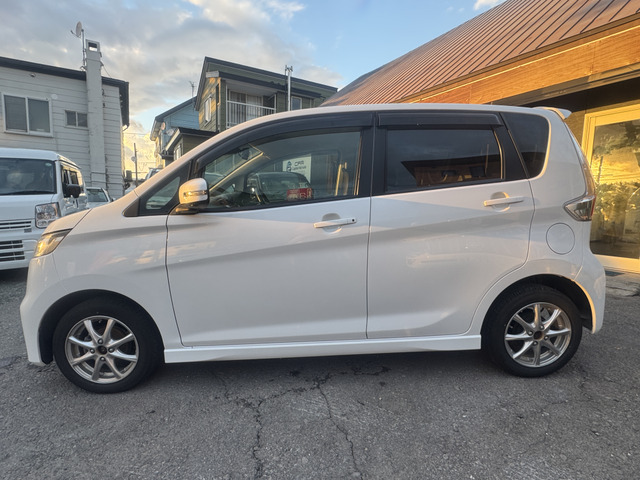 ●写真ではわかりずらい車輌状態も、お電話で実車を確認しながらご説明させていただきます。また、見たい箇所の写真などリクエストを頂ければ、メールやLINEなどでもご対応可能ですのでお気軽にお問合せ下さい。