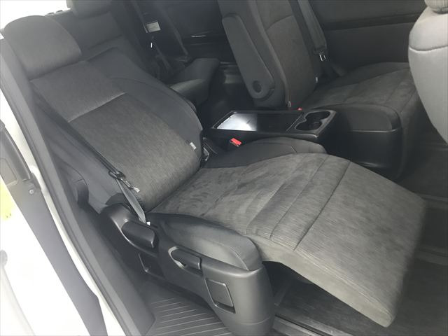 �y�K���X����̕i���z ���Ђ̓W���ԗ��ɂ�AIS�Ӓ菑�ƃI�[�g�I�[�N�V�������̍���\��ςݍ���ł��܂��B�v���C�X�{�[�h�̋��z�͏��o��݂̂��x�������z�B�i�������i���S���͈ꌩ�ɔ@�����B��ڗđR�ł��B