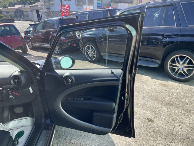 程度が悪い車が安いのは当たり前です。当店はコストを安く!薄利多売価格設定でお客様が良質安価な車両に出会える事にこだわっております。少し年式が古くても程度の良い車両は沢山あります!