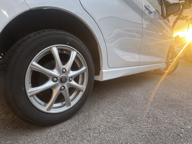 ●アルミホイールを装着しています☆お車を購入される際、ご不明な点があると思いますが、困ったらお気軽にご相談下さい!別途お好みのホイールなどありましたらお申し付けください☆