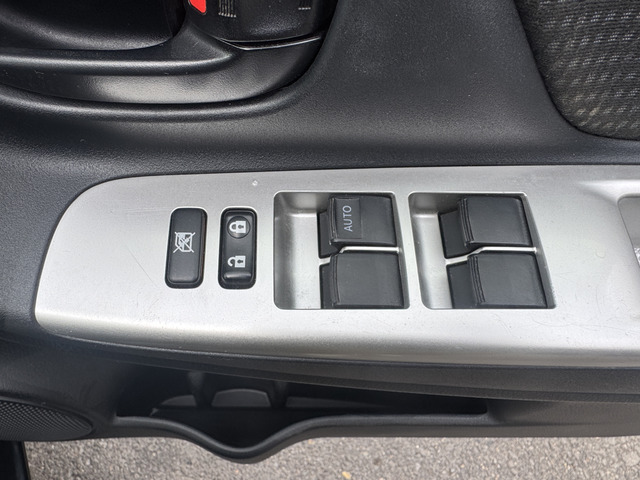 �����Ђł̓X�C�b�`�ނȂǂ��O�ꂵ��������S�����Ă��܂�!�u���V�Ō��Ԃ̃z�R�����������A���J������܂Ŕ玉�≘����������A�������f�_���ɂď��Ŏ{�H���Ă���܂��B�Ԃ̓W���O�A�[�ԑO�ɂ��s���Ă���܂���