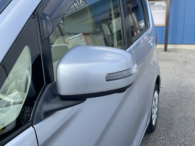 �y�x�����z���i�X�z���Ԃ������������܂��āA���ɗL�������܂��B�݌Ɏԗ��ɂȂ�܂��̂ŁA���񂲓s���̋X�������ɁA���ɗ��ĉ������B���X�\��������ƁA���ē����X���[�Y�ł��B