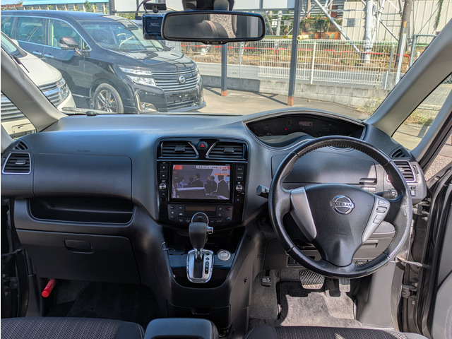 セレナ2.0 ハイウェイスター S-HYBRID アドバンスドセーフティパッケージ