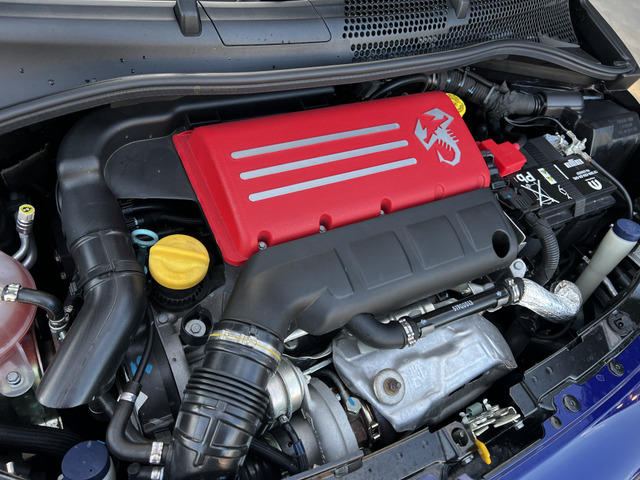 �����X�^�[�G�i�W�[�E���}�nMotoGP�̃t�@�N�g���[�}�V���uYZR-M1�v���I�}�[�W�������{�f�B�J���[���͂��߁A����ԂȂ�ł͂̓��ʂȎd�l�E�������^�����Ă��܂��B