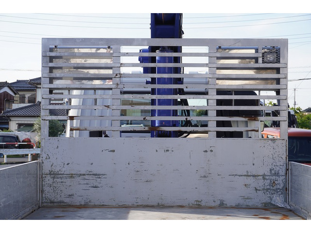 �V�Ԓ����������Ă���܂��B���g�p�̎ԂȂǂ����Ŕ[���������g���b�N����������u���Ă���܂��̂ł������������B