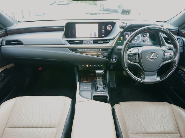 ES300h バージョンL