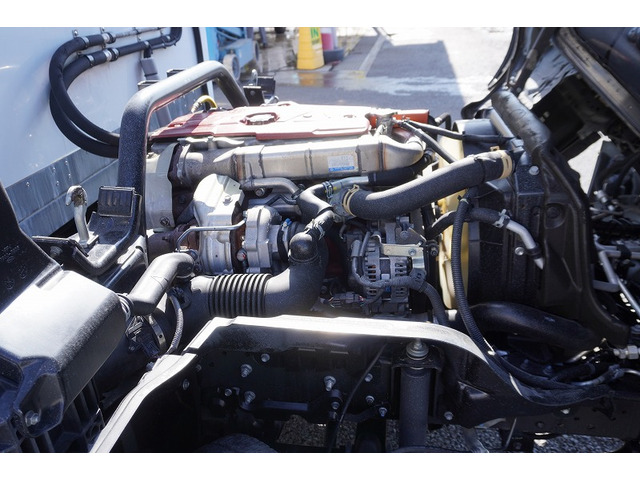 �L�x�ȃg���b�N�A���p�ԁA�n�C�G�[�X�Ȃǎ�舵���Ă���܂��B��xHP�������������Bhttp://www.vantruck.co.jp/