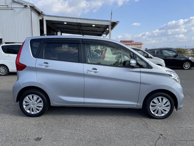 �y�x�����z���i�X�z���Ԃ������������܂��āA���ɗL�������܂��B�݌Ɏԗ��ɂȂ�܂��̂ŁA���񂲓s���̋X�������ɁA���ɗ��ĉ������B���X�\��������ƁA���ē����X���[�Y�ł��B