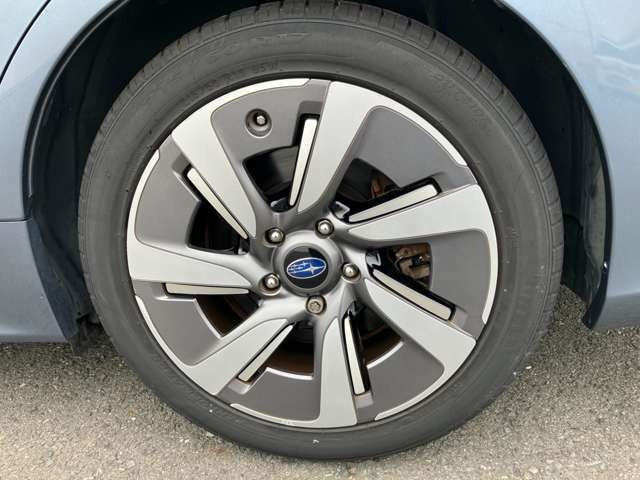 タイタサイズ215/50R17