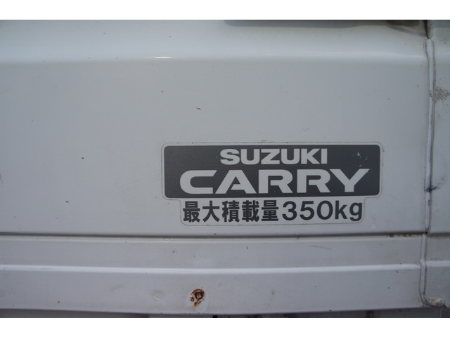 程度が悪い車が安いのは当たり前です。当店はコストを安く!薄利多売価格設定お客様が良い車両をお買い求め安くだけをこだわってます。少し年式古くても程度の良い車は沢山あります。