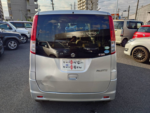 自動車保険もご相談ください。当店は三井住友海上、あいおいニッセイ同和損保の代理店です。保険担当が万一の際は連携を取って迅速にご対応致します。代車・レンタカーもご用意できますのでご安心ください。