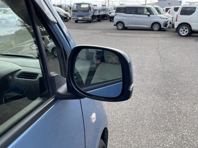 �y�x�����z���i�X�z���Ԃ������������܂��āA���ɗL�������܂��B�݌Ɏԗ��ɂȂ�܂��̂ŁA���񂲓s���̋X�������ɁA���ɗ��ĉ������B���X�\��������ƁA���ē����X���[�Y�ł��B