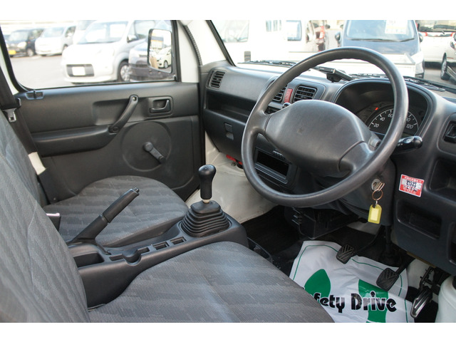 常時店舗在庫300台以上あります。当店は厳選仕入れをしております。輸入車 国産車 注文車 納得のいく、お客様のお探しのいいお車がきっと見つかります。☆直通TEL0569-84-1338