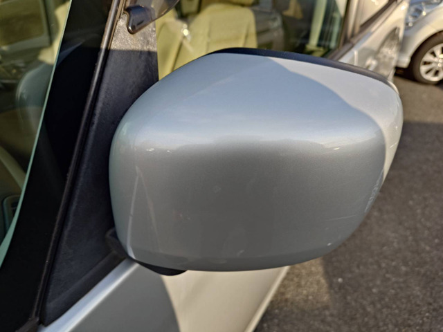 ミッションの変速ショックや異音、オイル漏れ等は、仕入れ前に確認しております。エアコンや電気系なども納車前に事前点検致します。また、納車前にお客様ご自身でもご確認頂き、ご納得頂きますので、ご安心下さい。